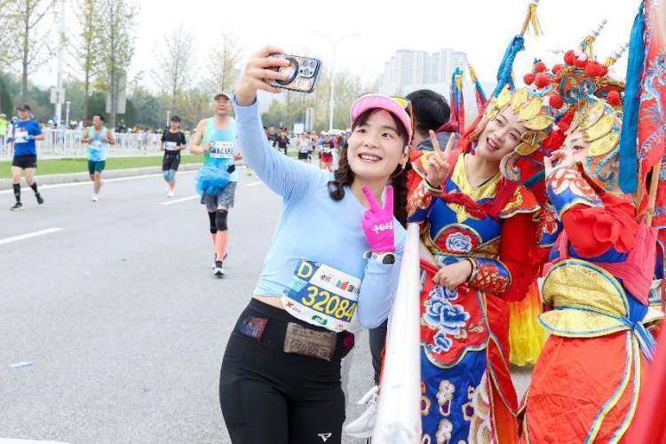 服装, om, 在浐灞国际