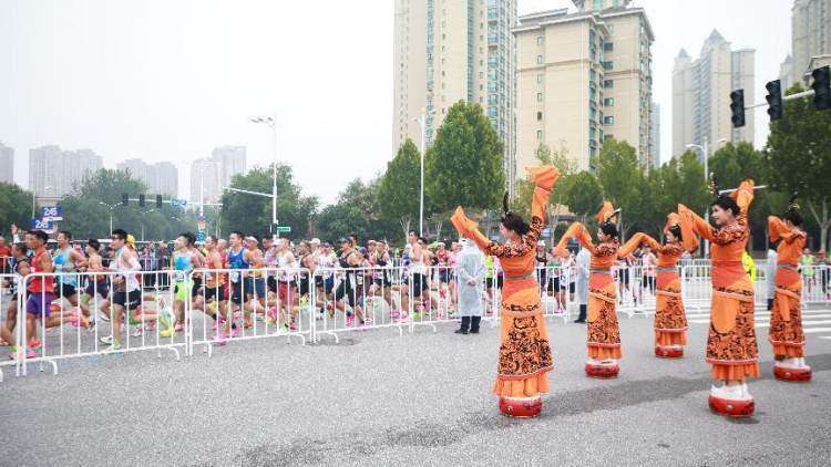 src, 诗歌为他们, 丝路天鼓