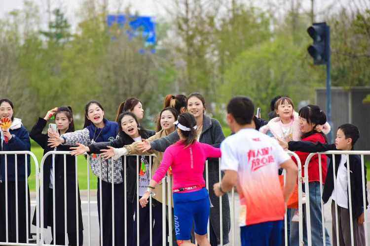 对于马拉松, om, psnya