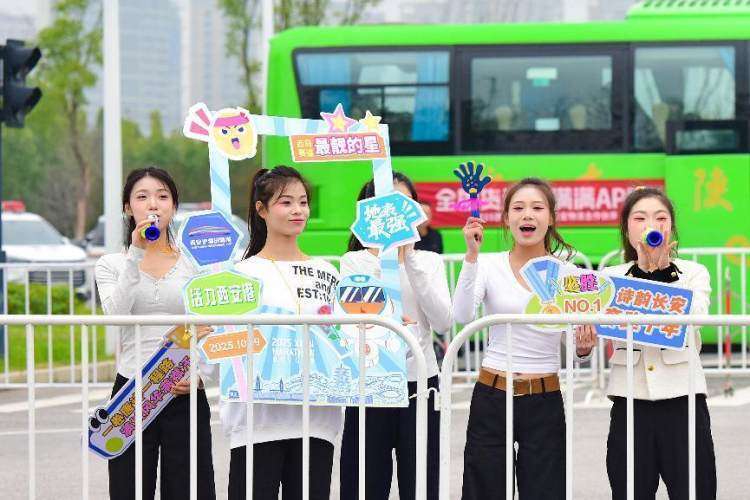 不仅有跑者, 文化加油站